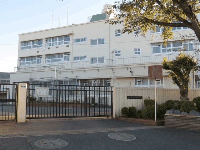 横浜市立中田中学校_校舎