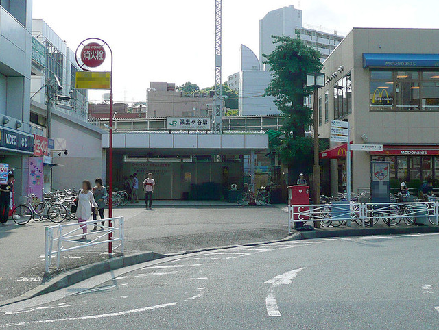 800px-Hodogaya-Sta-W