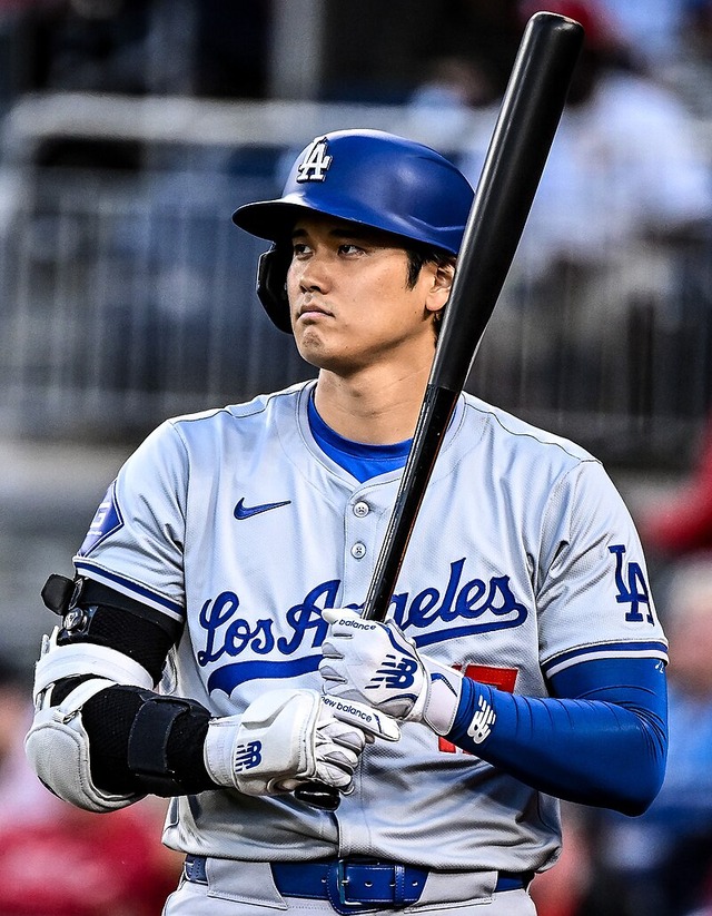 Dodgers_at_Nationals_(53677192000)_(cropped)