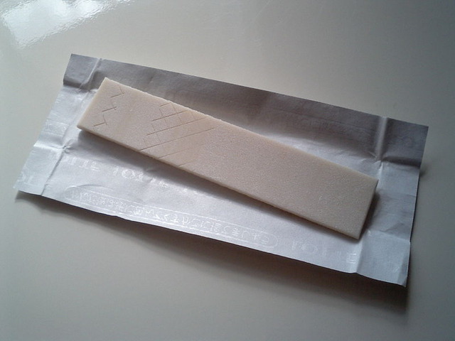 800px-Chewing_gum_stick